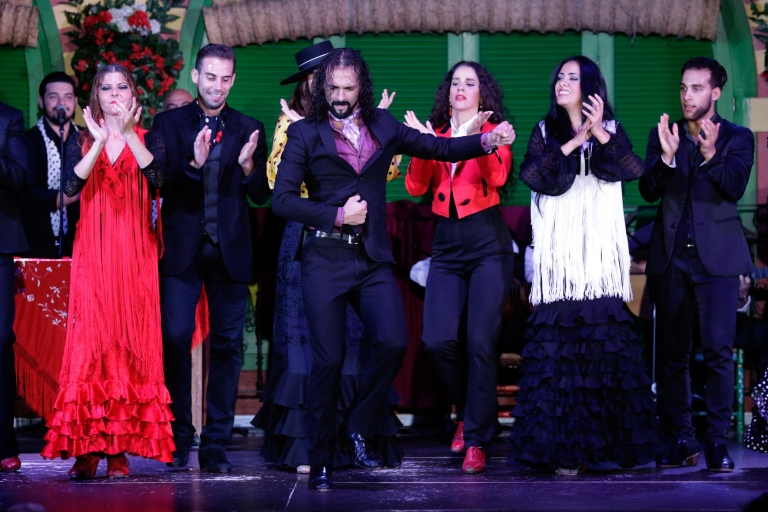 Sevilla: 3-stündige Flamencoshow und Bustour bei NachtBustour, Flamencoshow und Tapas-Abendessen