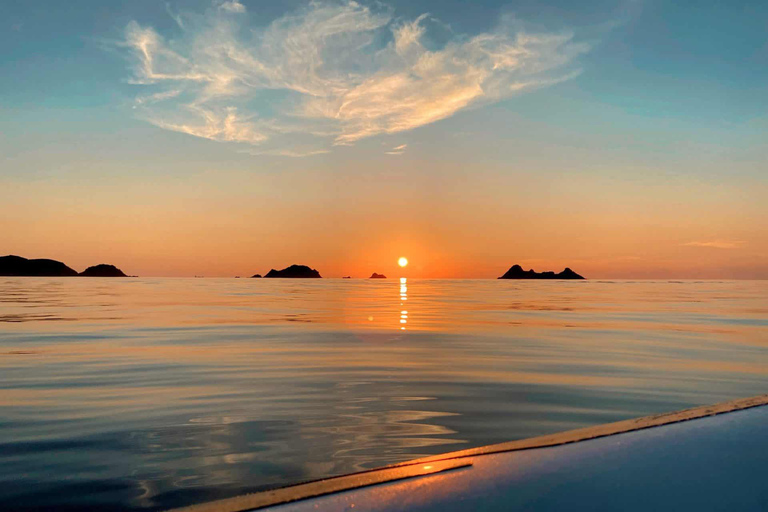 Ajaccio: Excursión marítima al atardecer a las Islas Sanguinarias