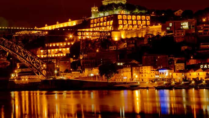 tour notturno di porto con cena al fado