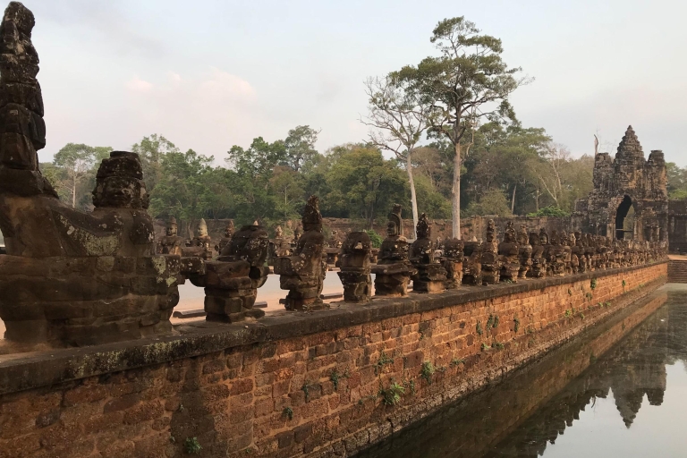 Angkor Wat and Floating Village: 3-Day Private Tour