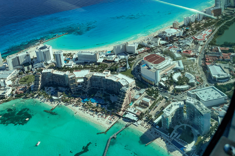 Vuelo panorámico a la Zona Hotelera de Cancún e Isla Mujeres