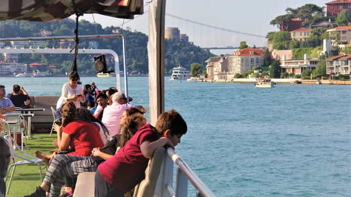 istanbul lunch cruise on bosphorus and black sea