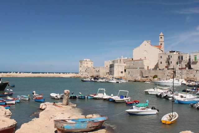 Visit Private Tour Giovinazzo Defence from the Sea and Beauty in Trani