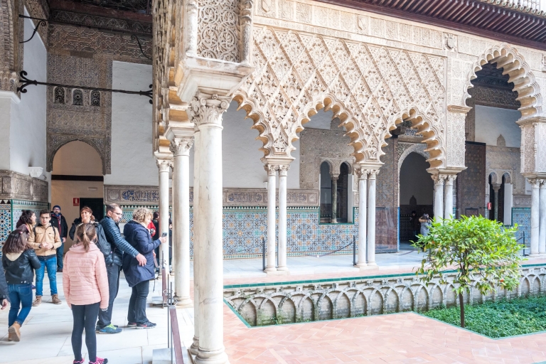 Sevilla: entrada con tour guiado catedral, Giralda y alcázarSevilla: entrada a la catedral y alcázar con tour en francés