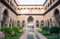 Sevilla, Alcázar Guided Tour - Housity