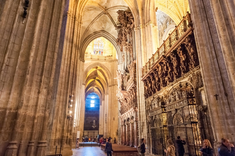 Sewilla: Katedra z priorytetowym wstępem i przewodnikiemWycieczka w języku hiszpańskim