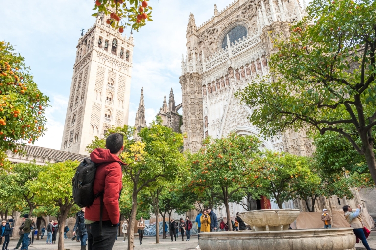 Seville: Cathedral Guided Tour with Priority Access Tour in German