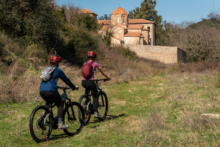 L&#039;ancienne Messénie : Excursion en E-Bike avec visite du monastère et pique-niqueMessène : Excursion en E-Bike avec visite d&#039;un monastère et pique-nique