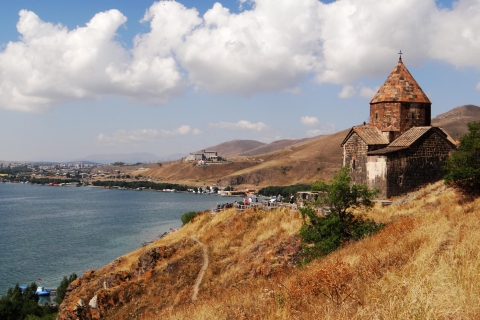 Depuis Erevan: excursion au lac Sevan et au domaine skiable de Tsakhkadzor