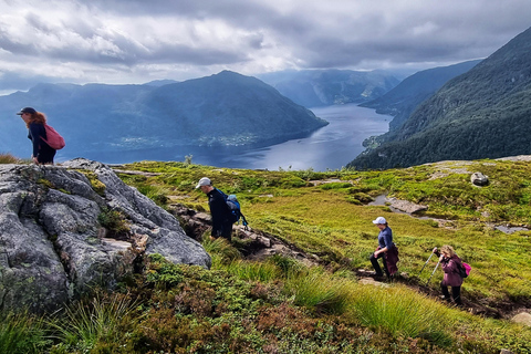 Bergen: Private Guided Fjord Hike