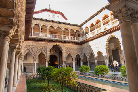 Sevilla: Inträde till Alcázar och katedralen och guidad turGuidad rundtur av Alcázar – gemensam rundtur på spanska