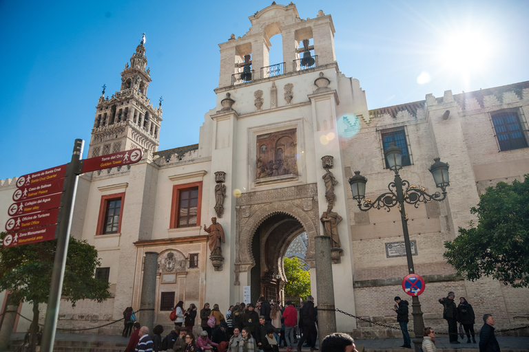 Sevilla: Inträde till Alcázar och katedralen och guidad turGuidad rundtur av Alcázar – gemensam rundtur på spanska