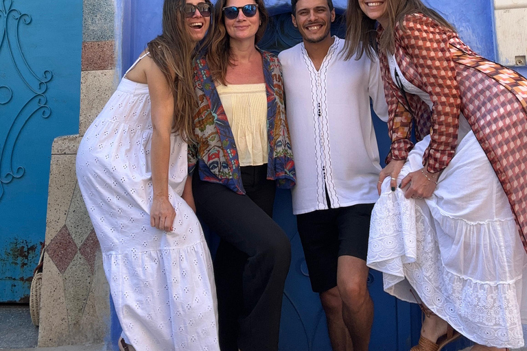 Chefchaouen: Hidden Gems Guided Tour with Mint Tea Private walking tour