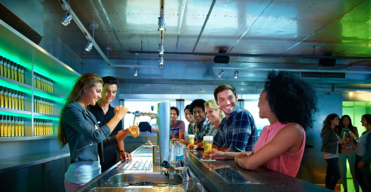 Afbeelding 1 van Amsterdam: hop-on-hop-off-bus en Heineken Experience