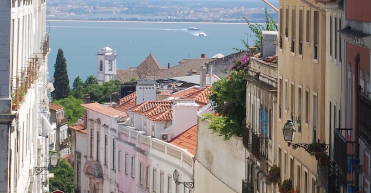 Lisbon by Tuk-Tuk: 2 Hour Guided Tour