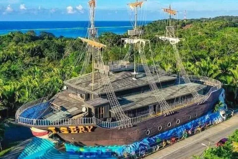 Roatan East Side Tour + Sloths + Iguanas