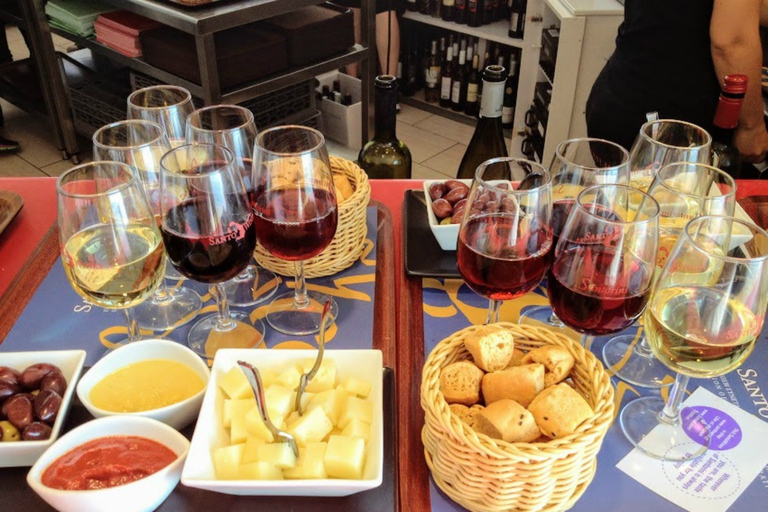 Private Group Visit to Akrotiri & 3 Wineries with Tastings