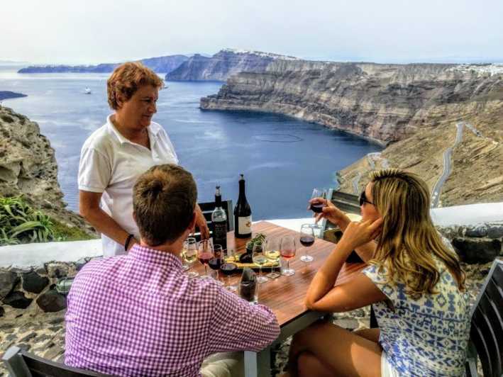 Santorini: Tour guidato a 3 cantine con degustazione di vini