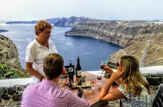 Santorini: tour guiado a 3 bodegas con cata de vinos