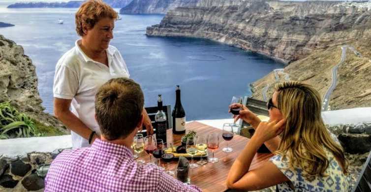 Santorini: Tour guidato a 3 cantine con degustazione di vini