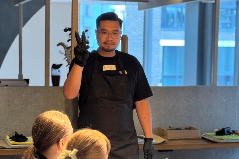 MANCHESTER: Mending pottery with a Gold (Kintsugi )