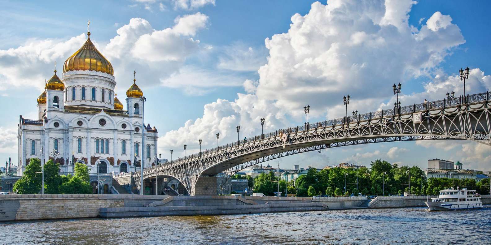 Москва река храм Христа Спасителя