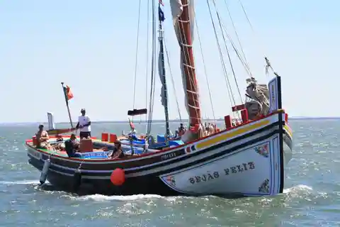 Lissabon: Flusskreuzfahrt auf dem Tejo in einem traditionellen Schiff