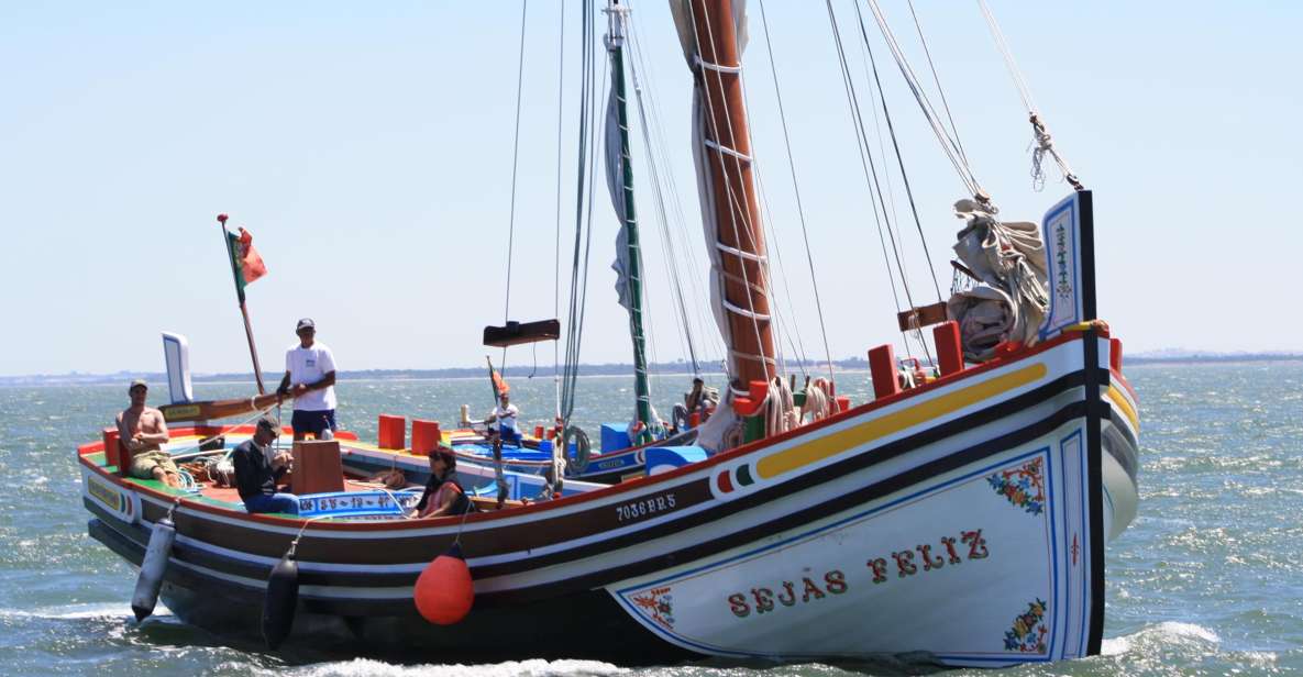 Lissabon: Schiffstour auf dem Tejo in traditionellem Boot