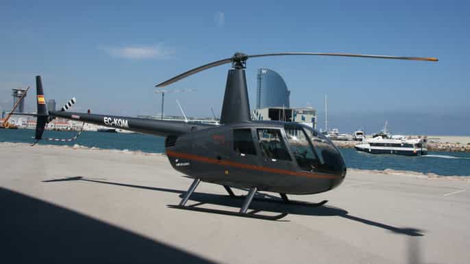 barcelona helicopter flight and yacht cruise combo