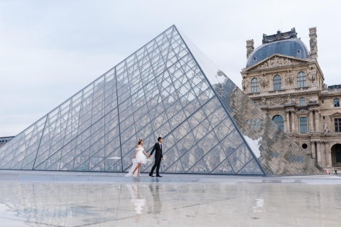 Paris: Photo Shoot with a Private Travel Photographer 3-Hour Shoot: 75 Photos at 3-4 Locations