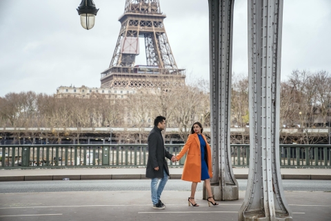 París: sesión fotográfica con un fotógrafo privadoSesión fotográfica de 1 hora: 30 fotos, 1-2 ubicaciones