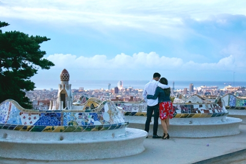 Barcelona: Personal Travel & Vacation Photographer Short Snap: 30 Minutes & 15 Photos in 1 Location