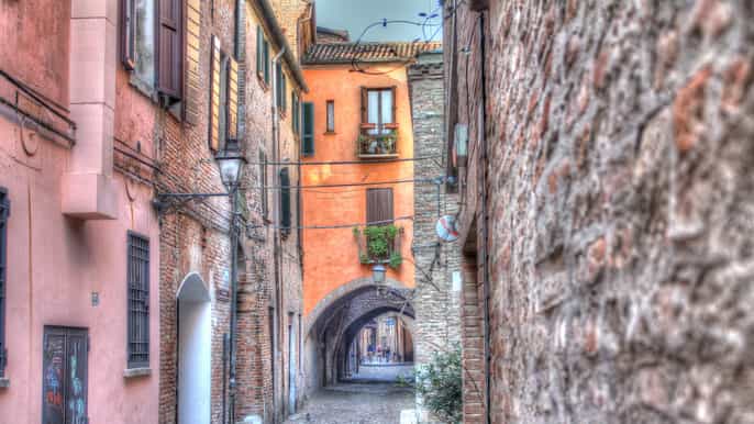 ferrara 2hour city center walking tour