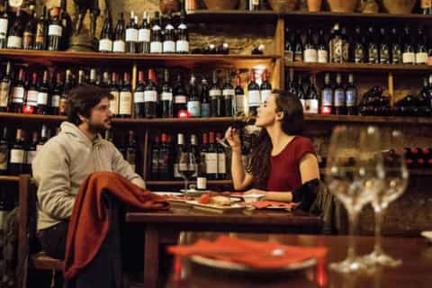 Barcelona: Tapas and Wine Small Group Walking Tour
