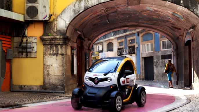 lisbon downtown selfdrive tour in ecar
