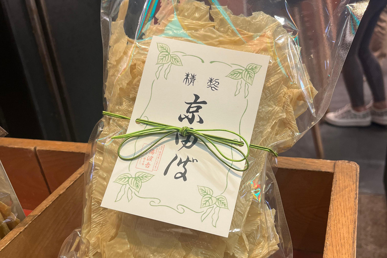 Kyoto: Private Nishiki Market Guided Food Tasting Tour
