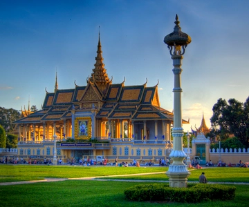 Phnom Penh Small Group City Tour