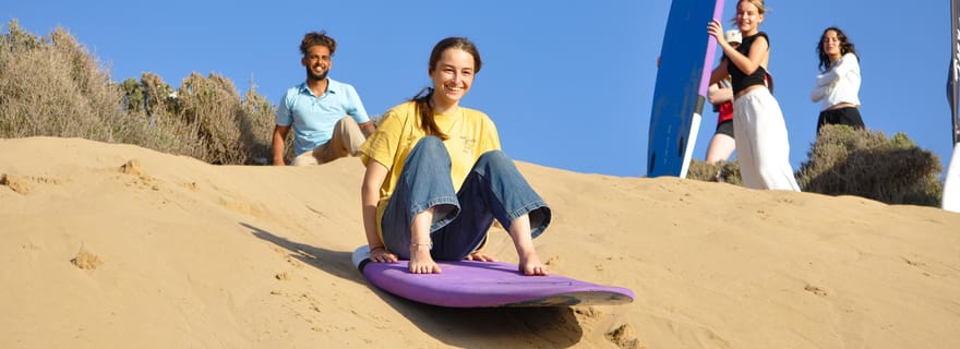 Sandboard à Essaouira et pique-nique au coucher du soleil dans une tente berbère