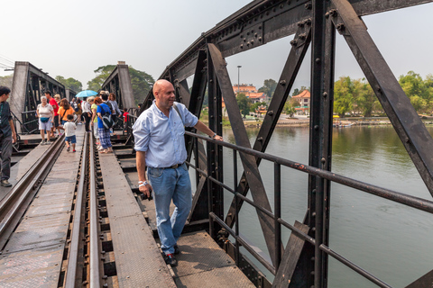 De Bangkok: Santuário de elefantes e excursão a KanchanaburiSantuário de Elefantes e Kanchanaburi c/ Carro Particular