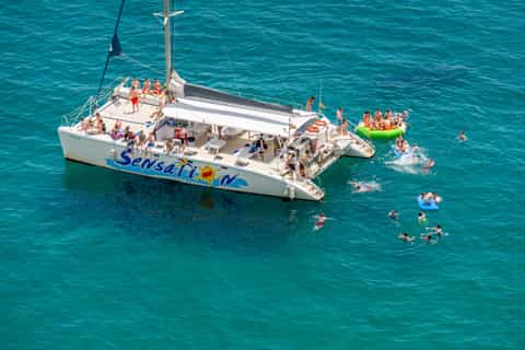 Barcelona: 3-Hour Boat Party Cruise with BBQ