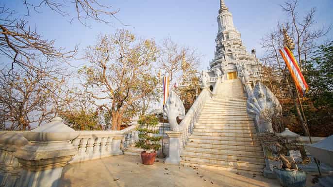 de phnom penh oudong stupas y silver smith village