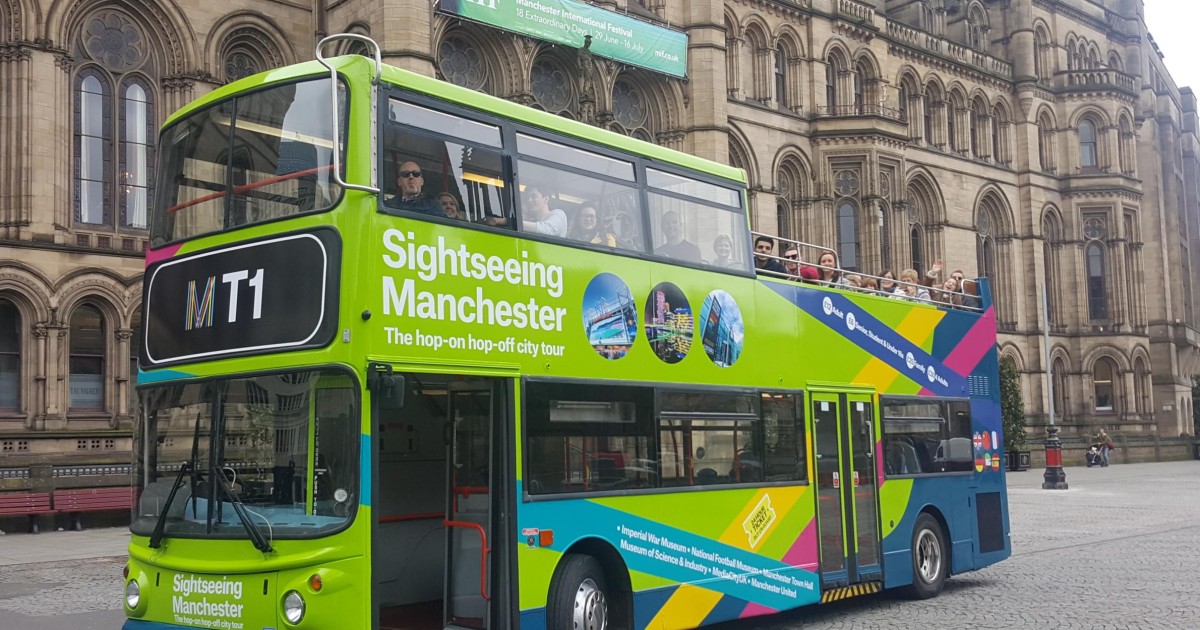 bus tour of manchester