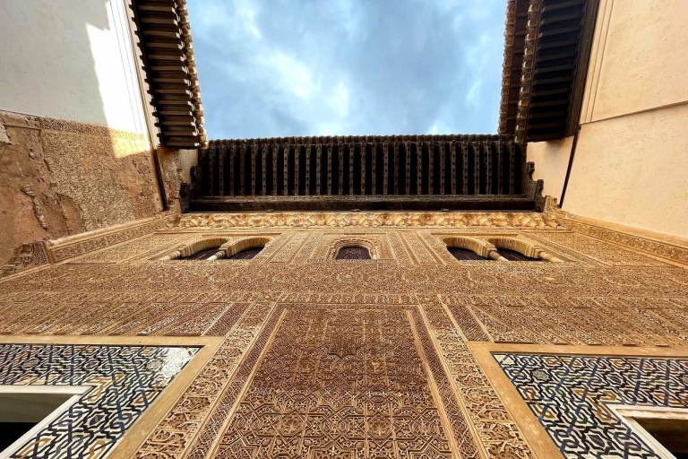 Granada: Alhambra und Nasridenpaläste - Führung und TicketsGruppentour auf Spanisch