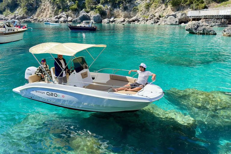 Amalfi Coast Boat Tour with Swimming and Drinks