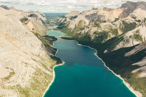 Banff Excursión de media hora en helicóptero por el lago Minnewanka y BanffMorley: Excursión de media hora en helicóptero por el lago Minnewanka y Banff