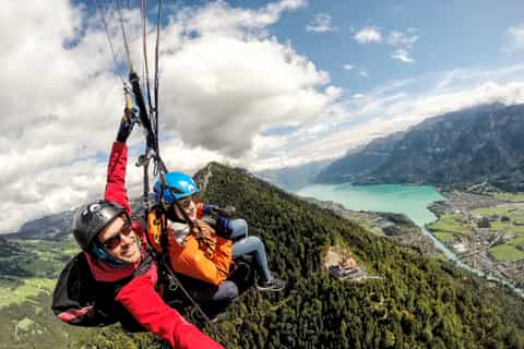Tandem Paragliding in Interlaken