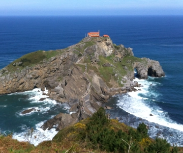 From San Sebastian: Gaztelugatxe and Guggenheim Museum Tour