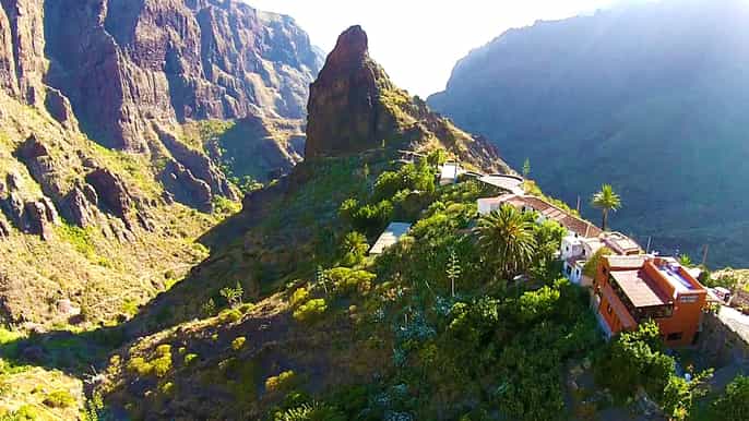 senderismo en el macizo del teno a masca y viaje en barco