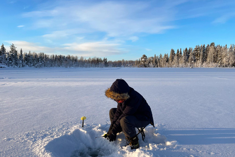 Levi: Excursión de pesca en hielo en grupo reducido