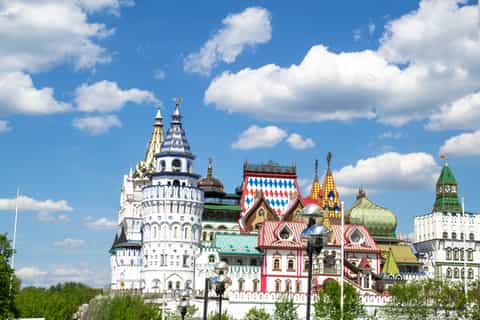 Private Izmalovo Tour with Flea Market and Kremlin